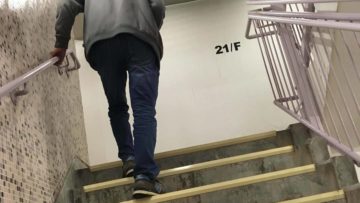 夫妻二人同樣愛錫孩子，只是大家用的育兒方法未必一樣，一方保護，一方冒險。