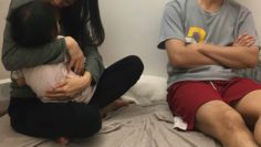 父母二人一個做「忠」一個做「奸」,你是哪個?