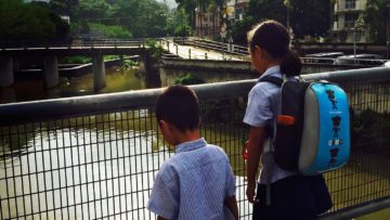 照顧弟妹的壓力