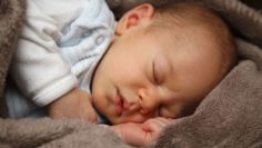 BB幾時可以瞓過夜?