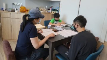 補習老師 鬧小朋友